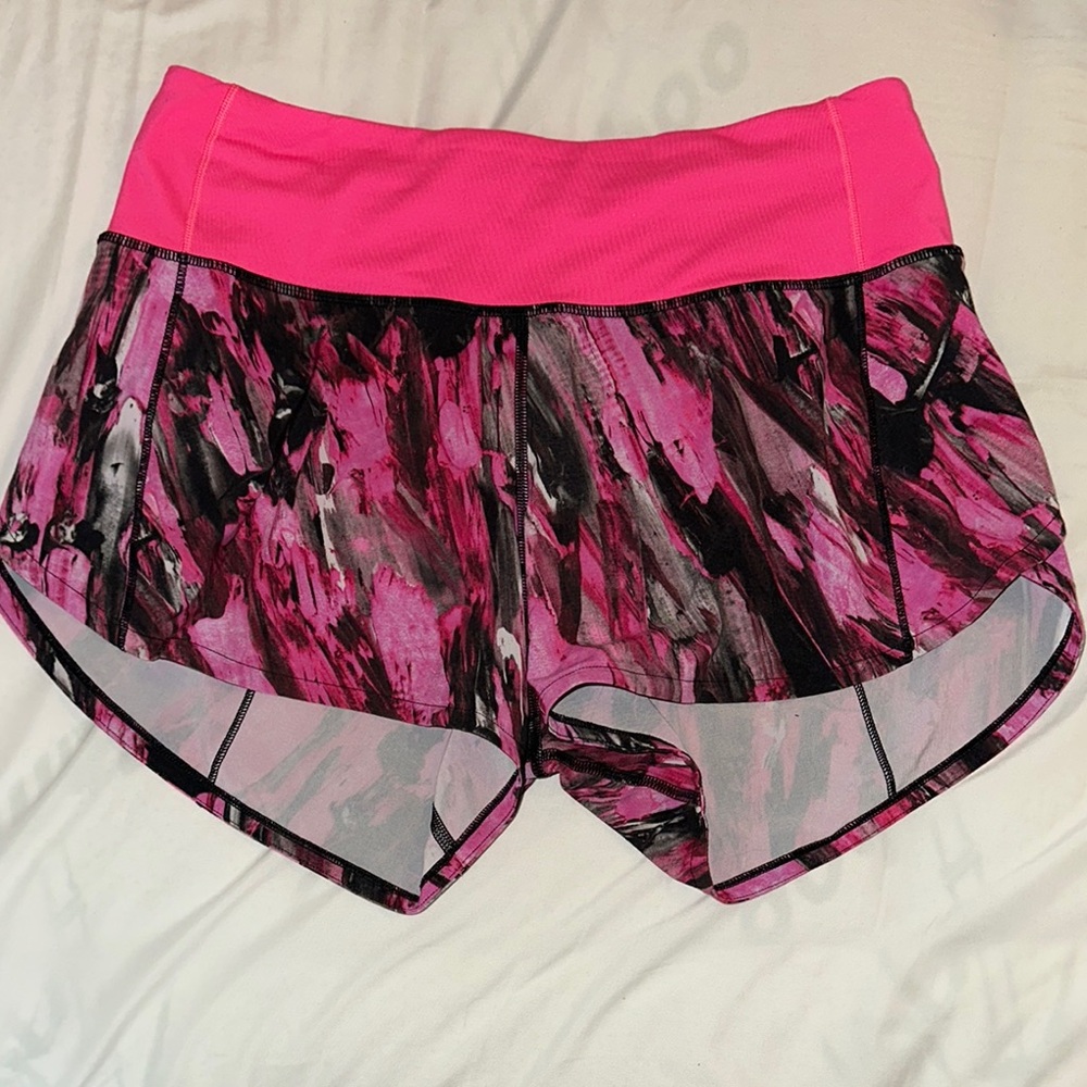 Lululemon Athletica Pink and Black Athletic Shorts || Size 4 4” length